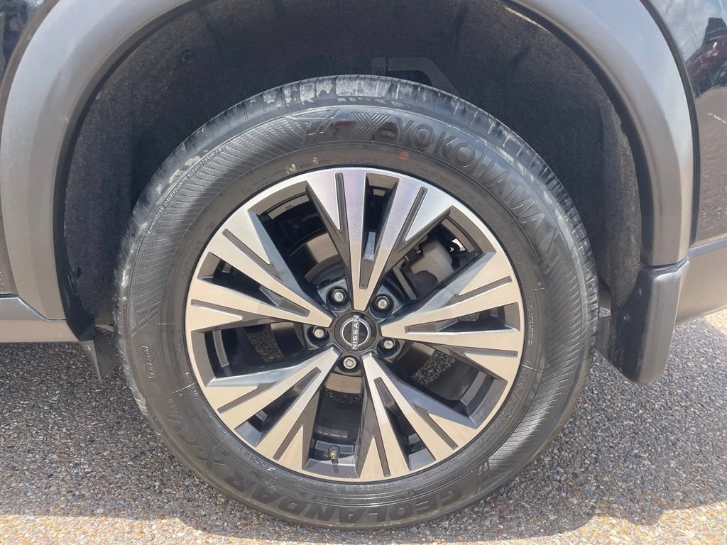 Certified 2023 Nissan Rogue SV w/ SV Premium B Package FWD image 18