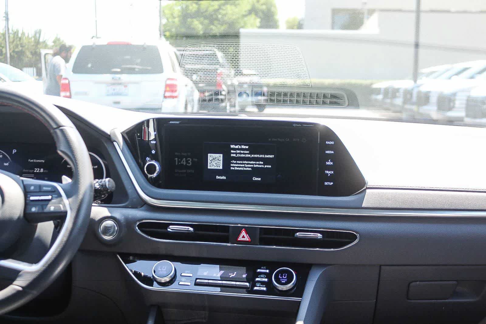 Certified 2023 Hyundai Sonata SEL Plus w/ Preferred Accessory Package FWD image 17