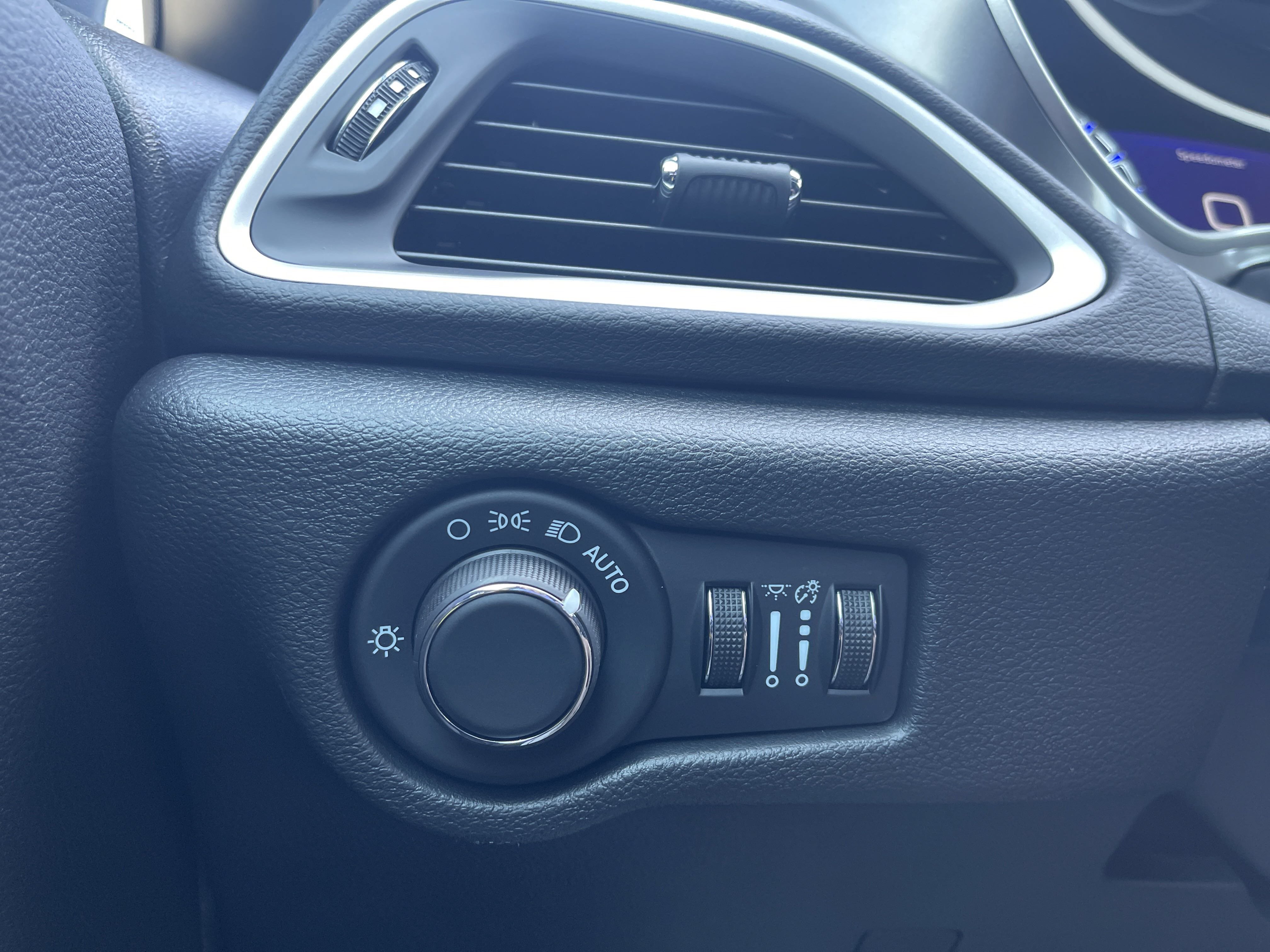 New 2026 Chrysler Voyager LX FWD image 22