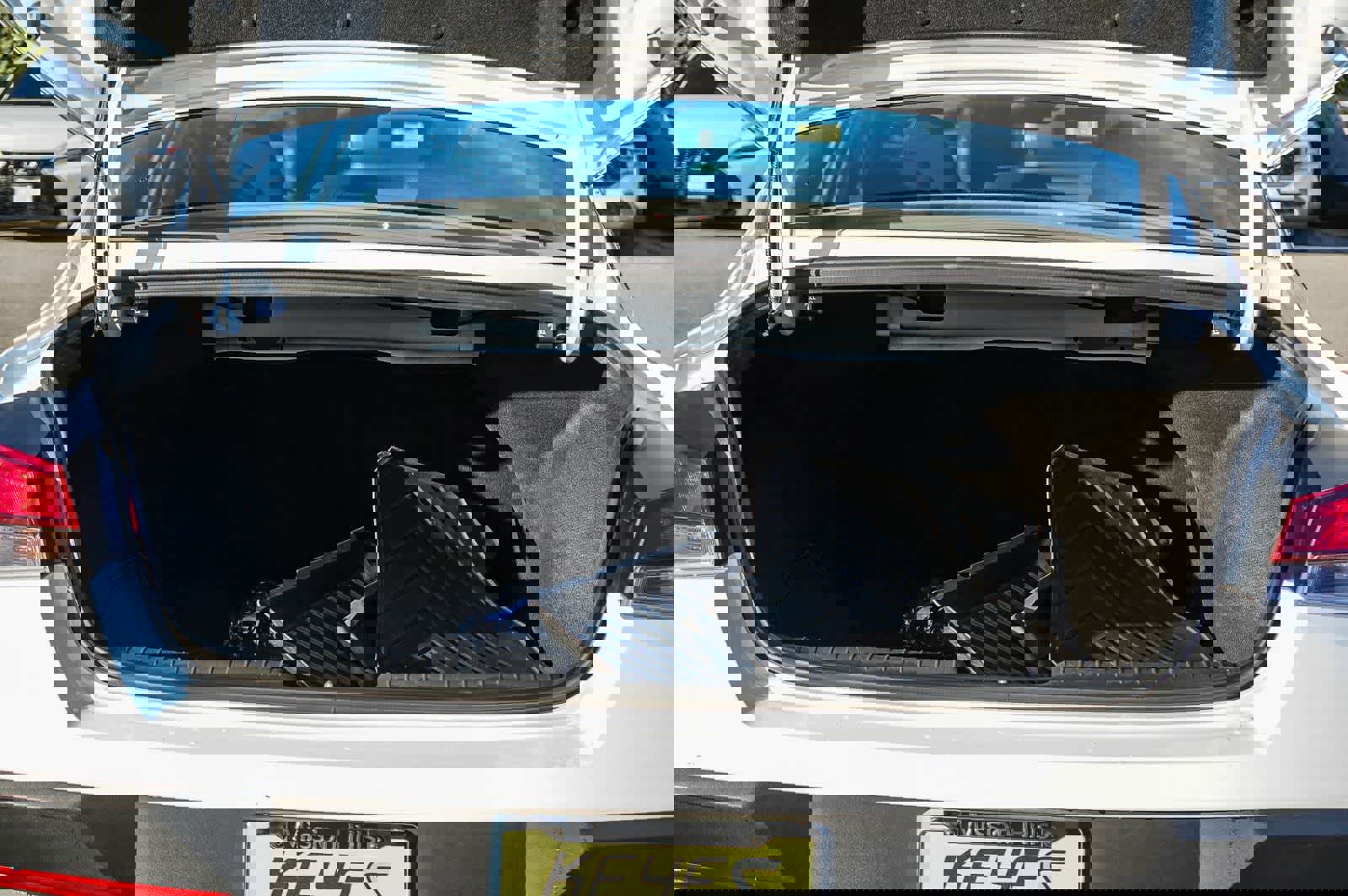 New 2025 Hyundai Elantra Sport image 12