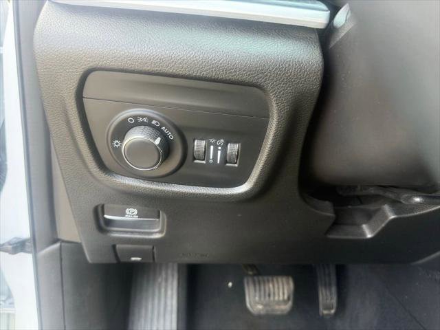 Certified 2024 Jeep Grand Cherokee L Altitude AWD/4WD image 15