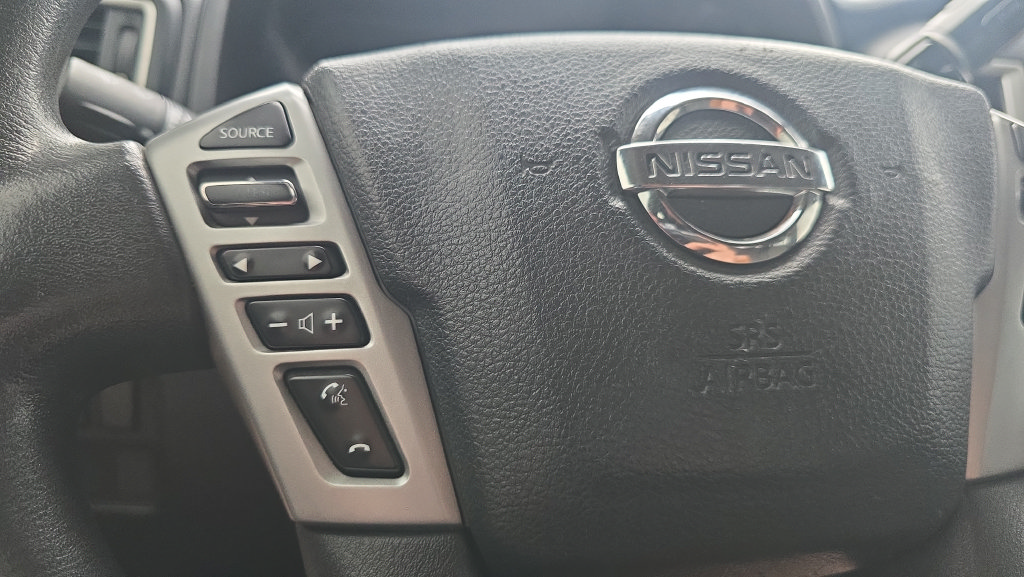 Used 2017 Nissan Titan S AWD/4WD image 22