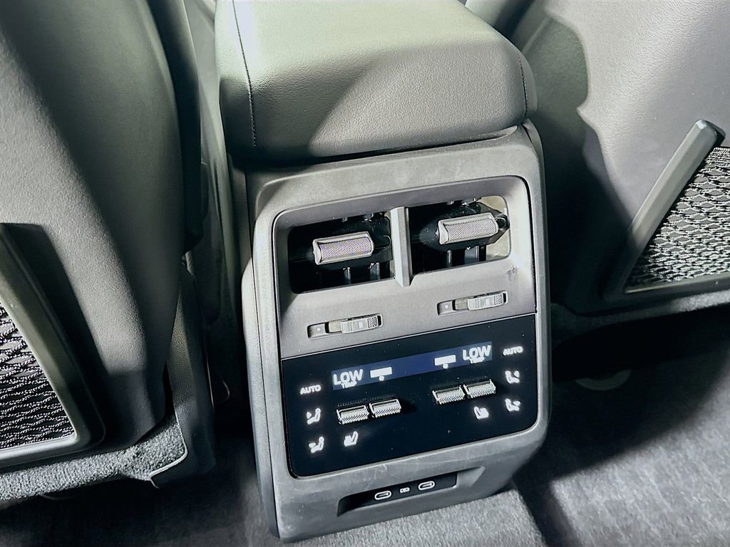 Certified 2024 Porsche Macan 4 Electric image 27