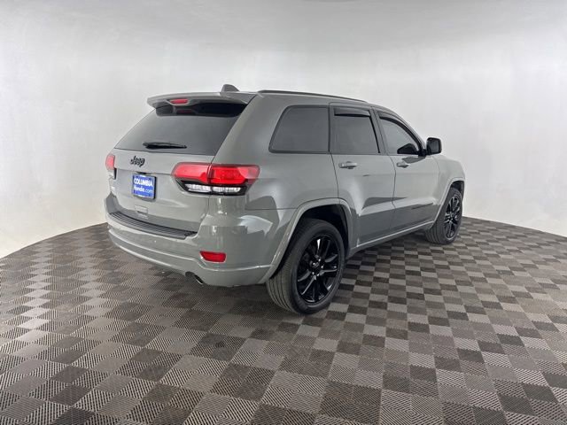 Used 2020 Jeep Grand Cherokee Altitude AWD/4WD image 5
