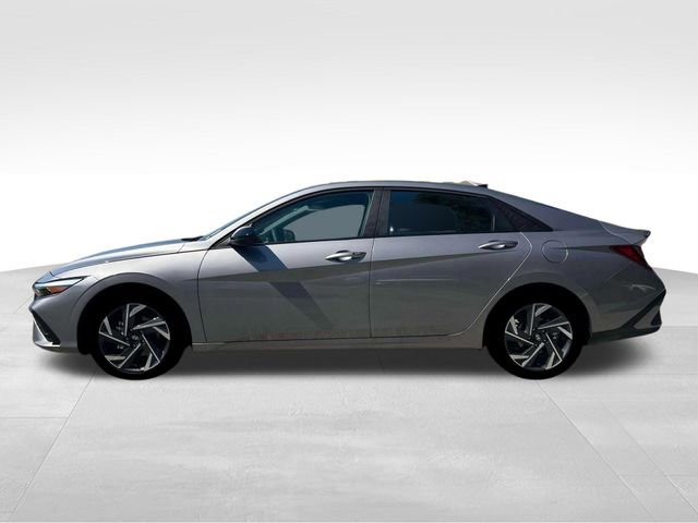 New 2025 Hyundai Elantra Sport image 3