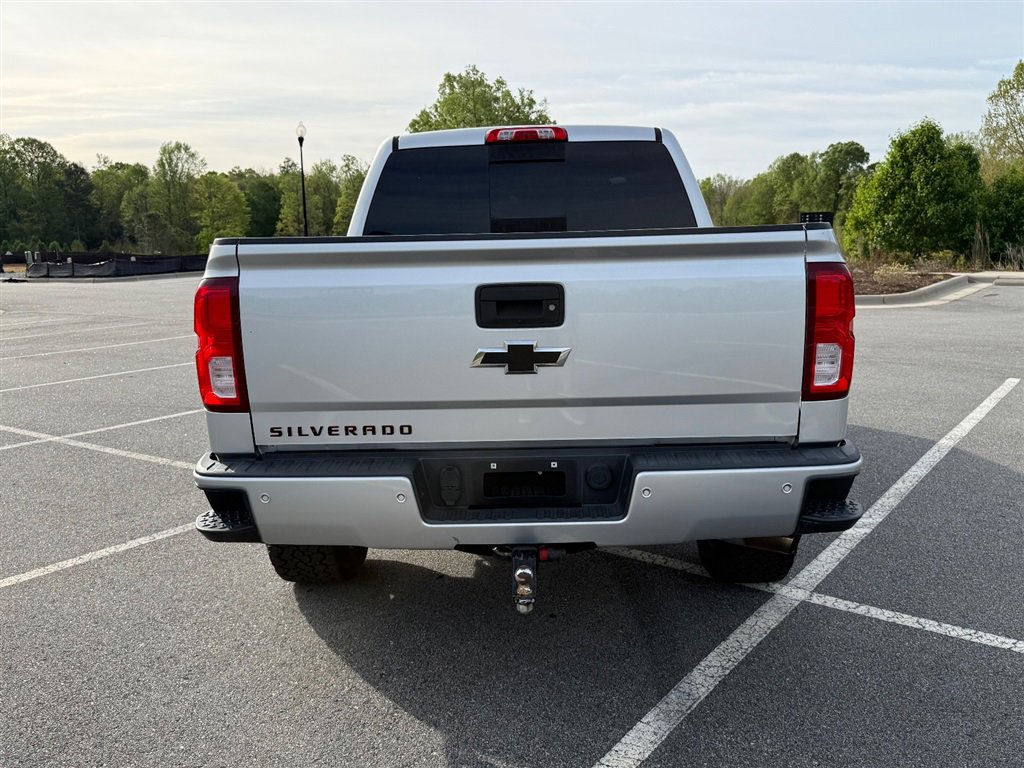 Used 2018 Chevrolet Silverado 1500 LTZ Z71 w/ Redline Edition AWD/4WD image 4