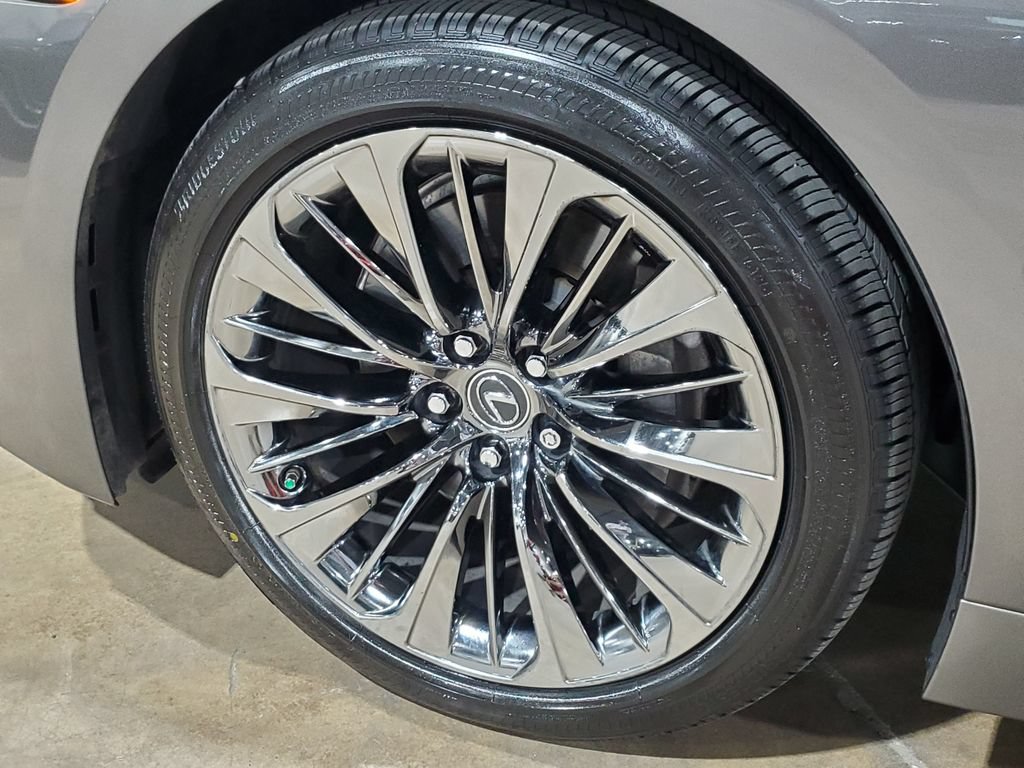 Used 2020 Lexus LS 500 w/ Accessory Package (Z2) RWD image 44