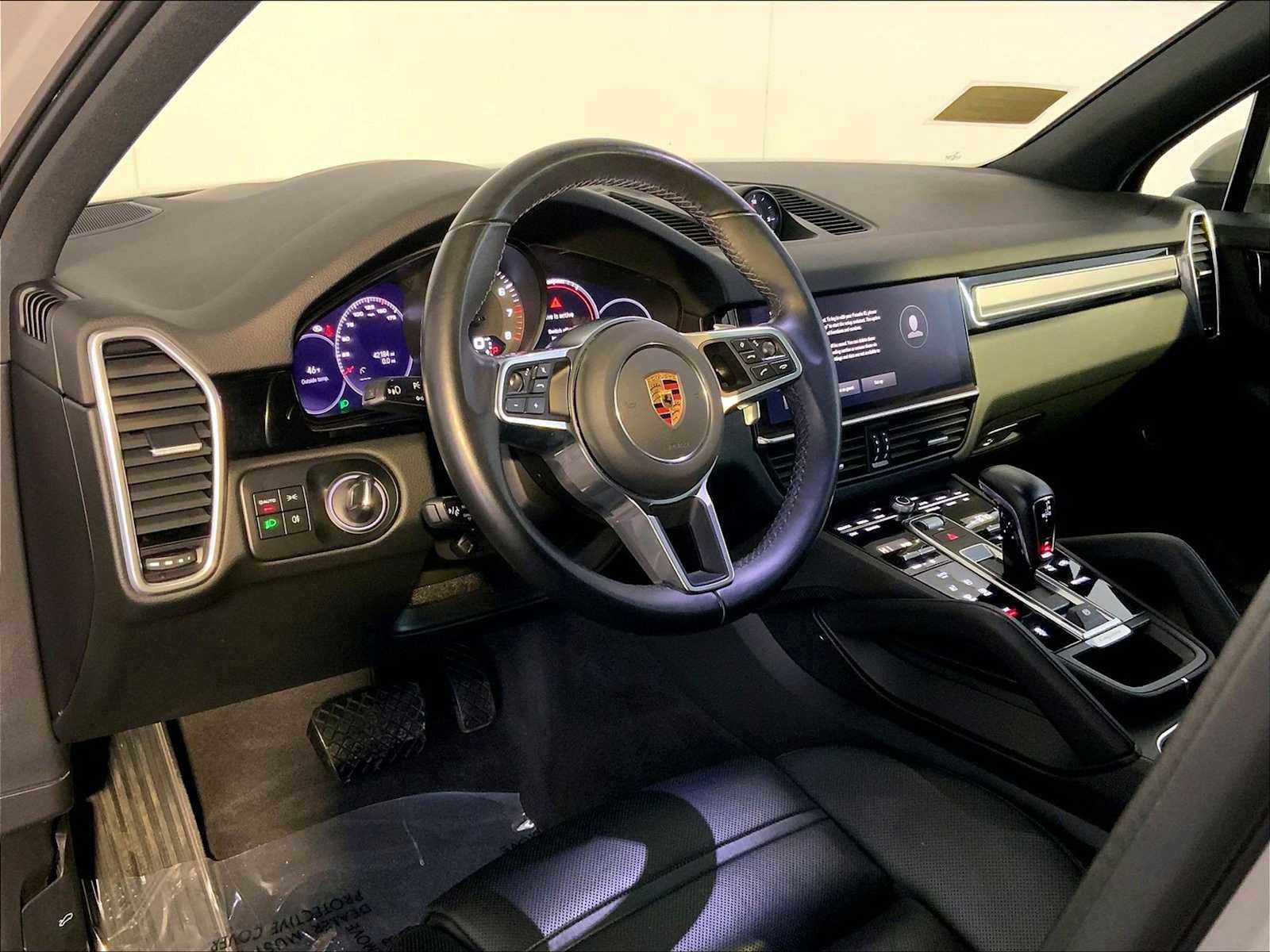 Certified 2022 Porsche Cayenne Platinum Edition image 7