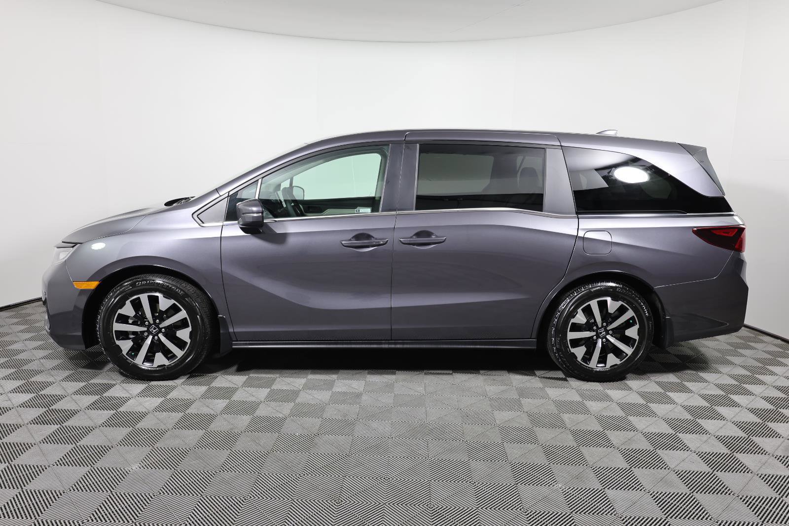 Used 2026 Honda Odyssey EX-L image 8