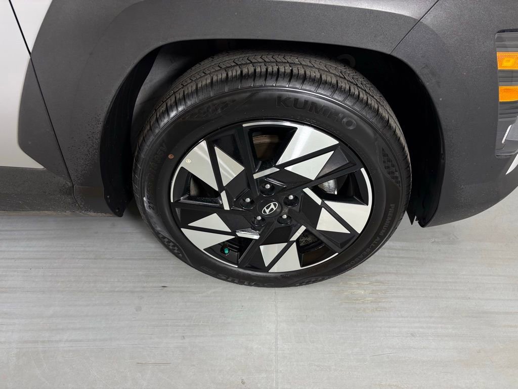 Used 2025 Hyundai Kona SEL image 11