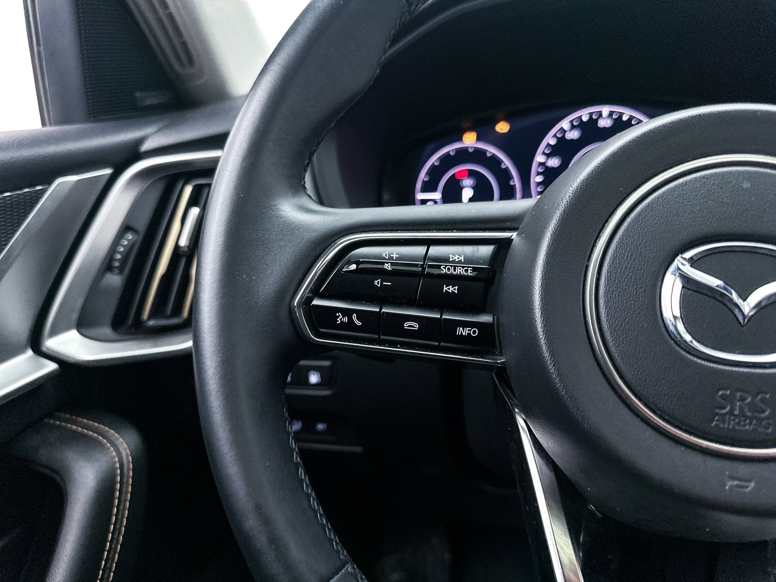 Certified 2025 MAZDA CX-70 Plug-In Hybrid w/ Premium Pkg image 27