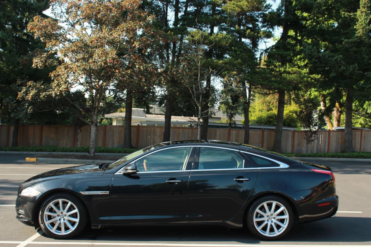 Used 2012 Jaguar XJ RWD image 4