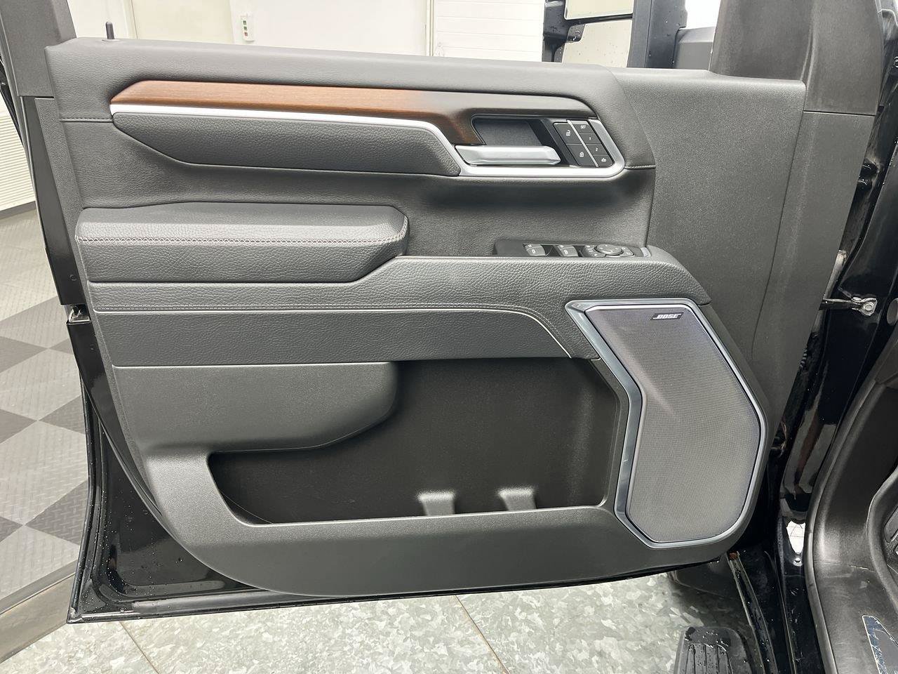 Certified 2025 GMC Sierra 2500 Denali w/ Denali Reserve Package AWD/4WD image 9
