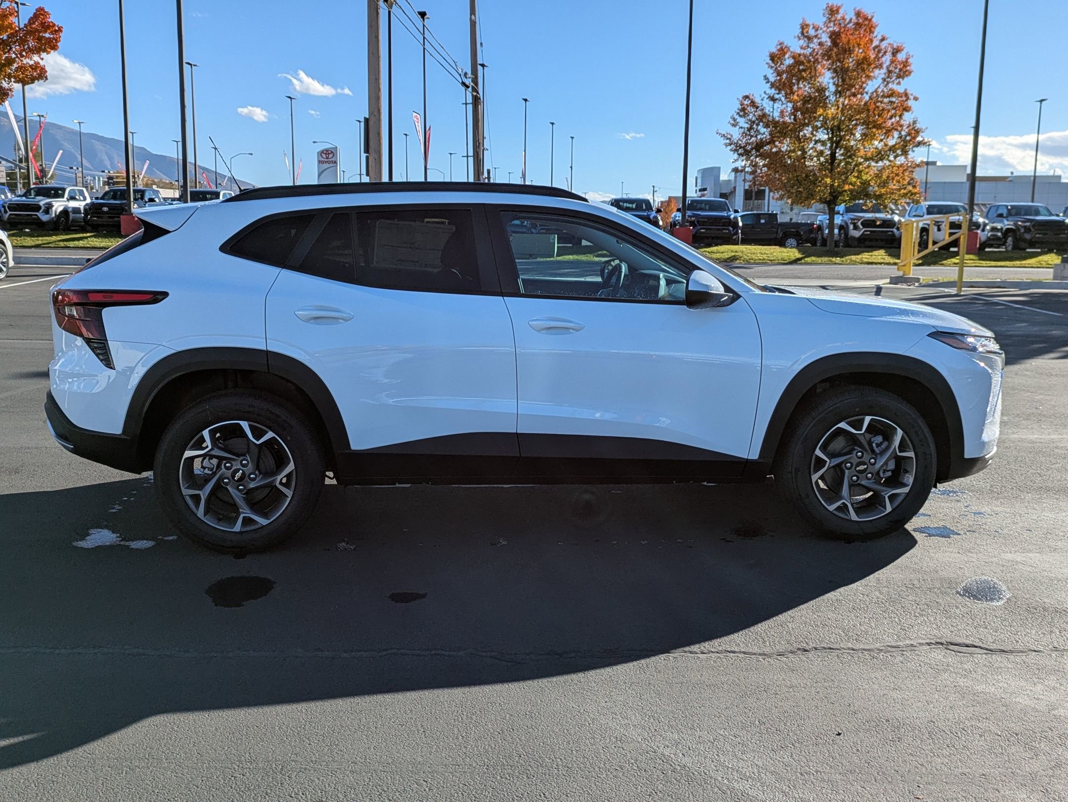 New 2026 Chevrolet Trax LT w/ Driver Confidence Package FWD image 6