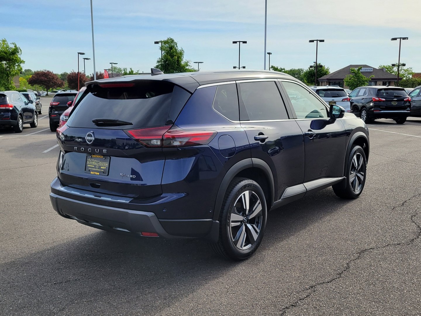 Certified 2025 Nissan Rogue SL AWD/4WD image 4