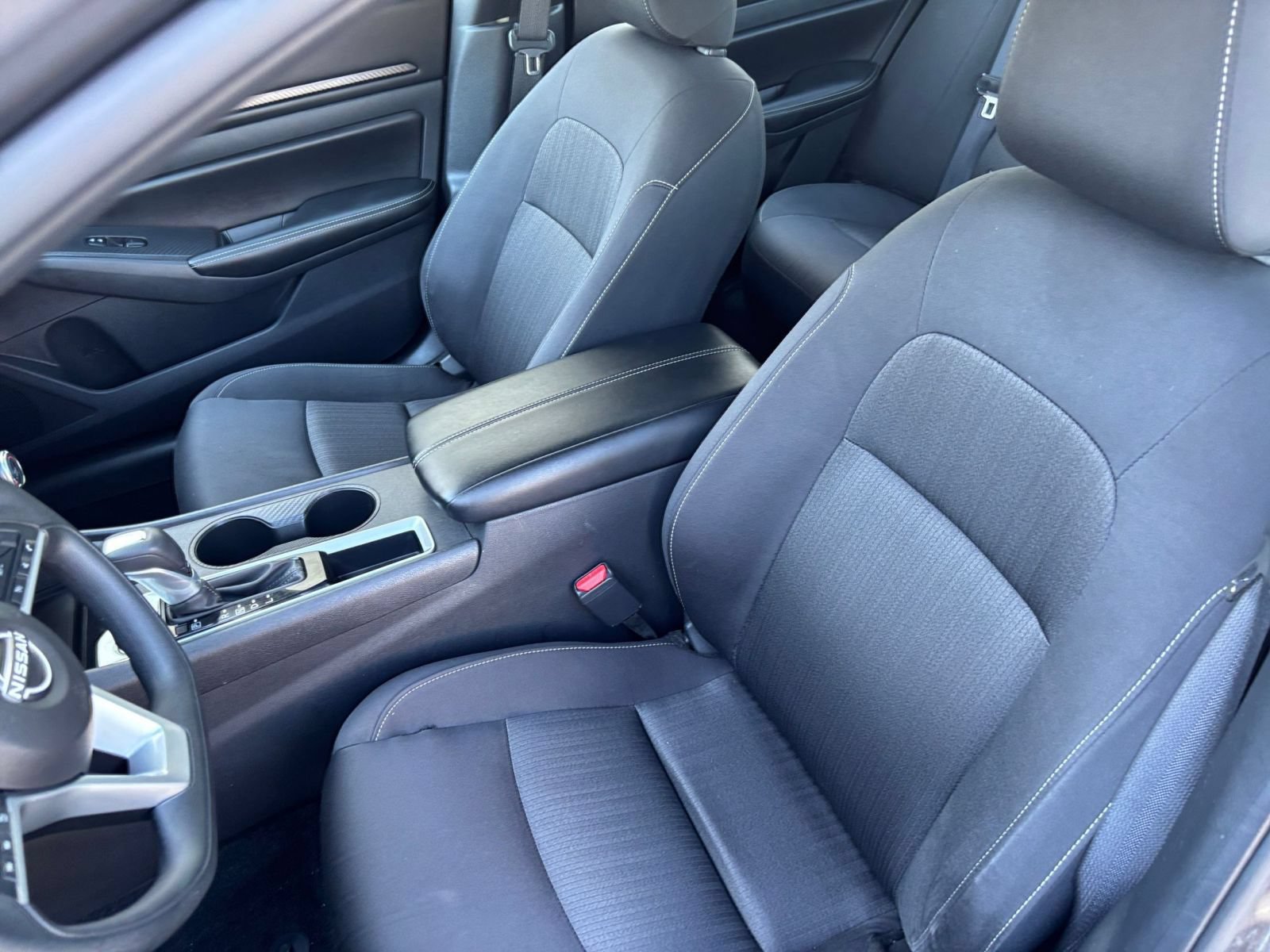 Used 2025 Nissan Altima 2.5 SV FWD image 35