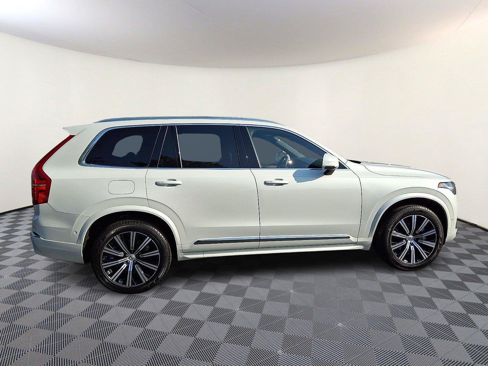 Used 2025 Volvo XC90 B5 Plus w/ Protection Package Premier AWD/4WD image 7