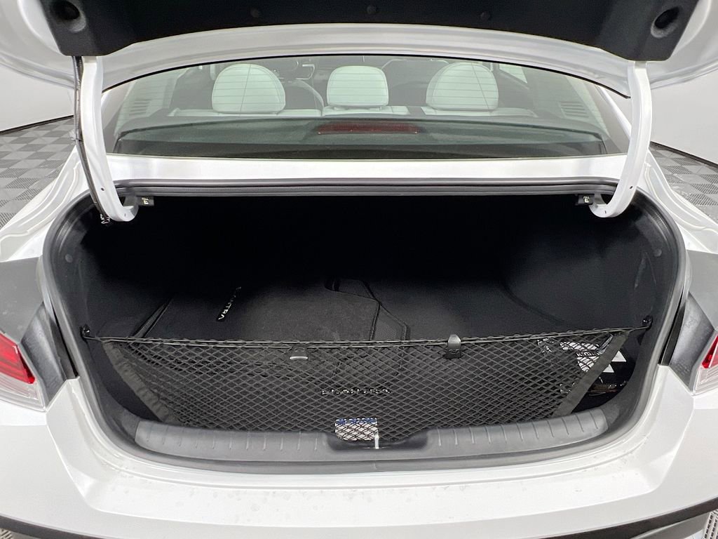 New 2025 Hyundai Elantra Limited image 25