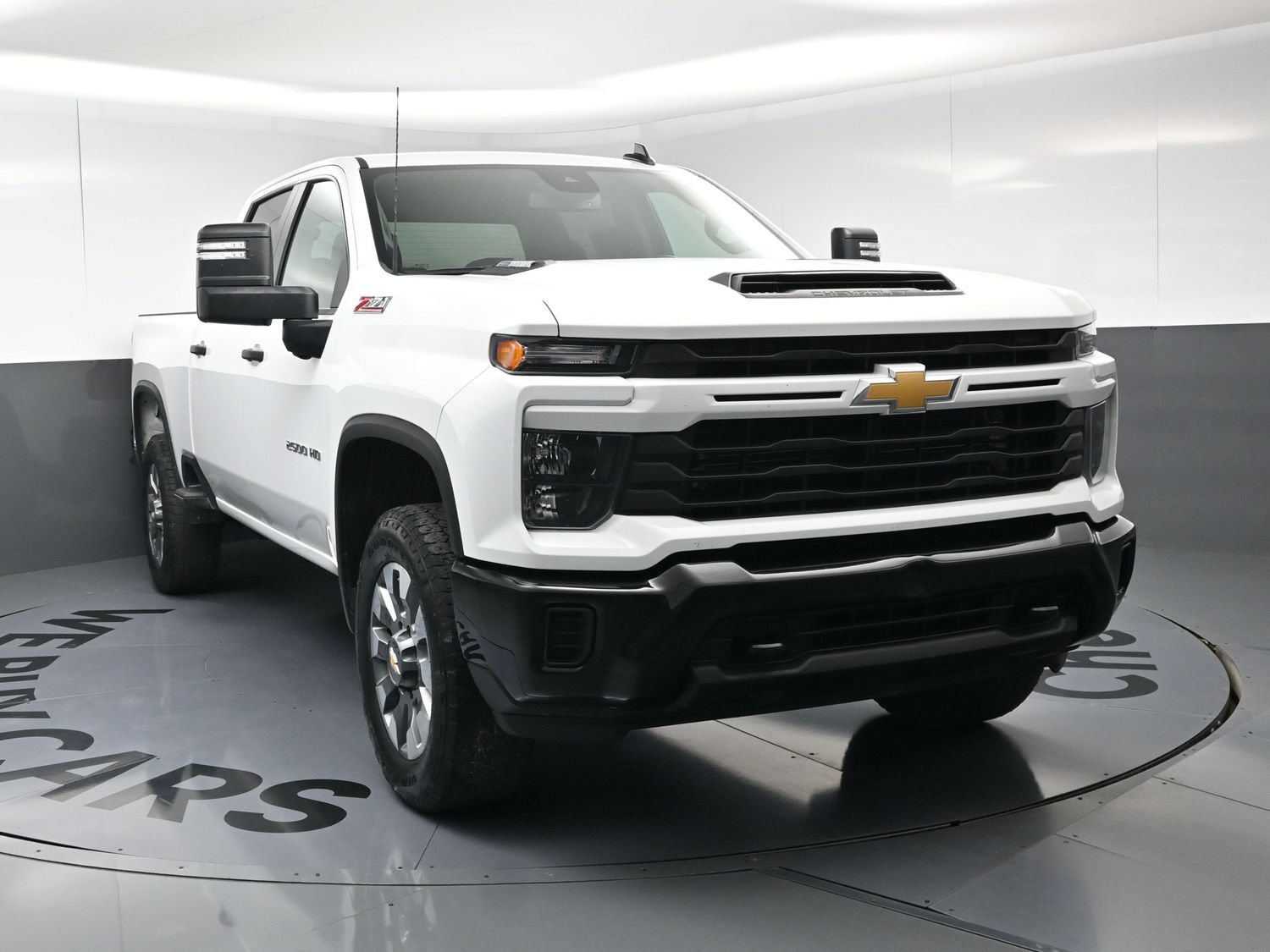Used 2024 Chevrolet Silverado 2500 Custom w/ Custom Value Package AWD/4WD image 3