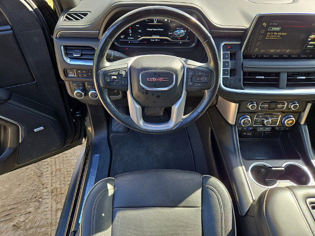 Used 2022 GMC Yukon XL SLT w/ SLT Premium Package AWD/4WD image 3