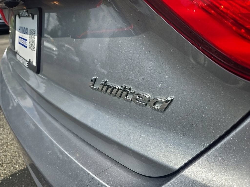 Used 2017 Hyundai Sonata Limited w/ Cargo Package FWD image 14