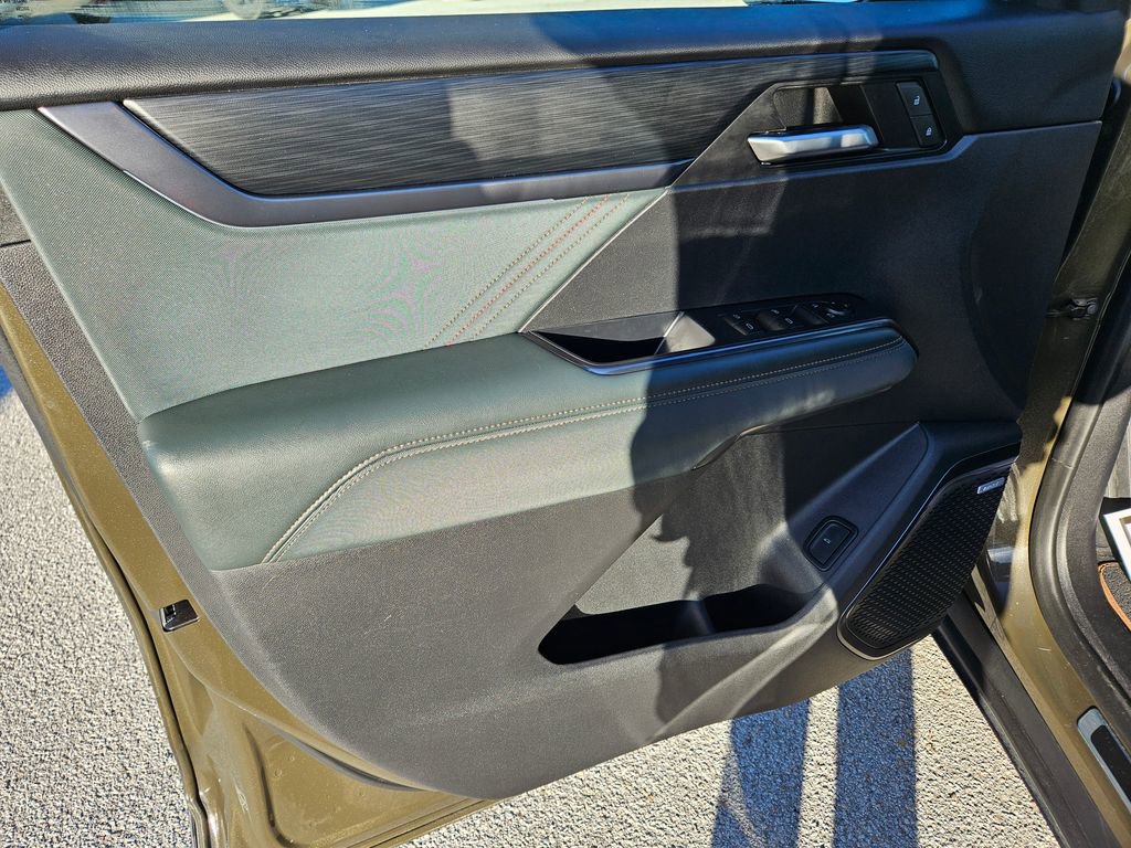 Used 2024 GMC Acadia AT4 w/ Super Cruise Package image 21