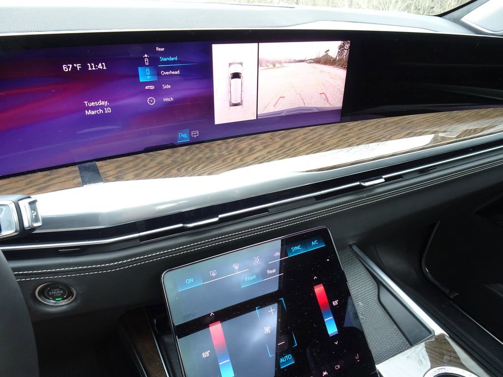 Certified 2025 Cadillac Escalade Sport Platinum w/ LPO, Floor Liner Package image 19