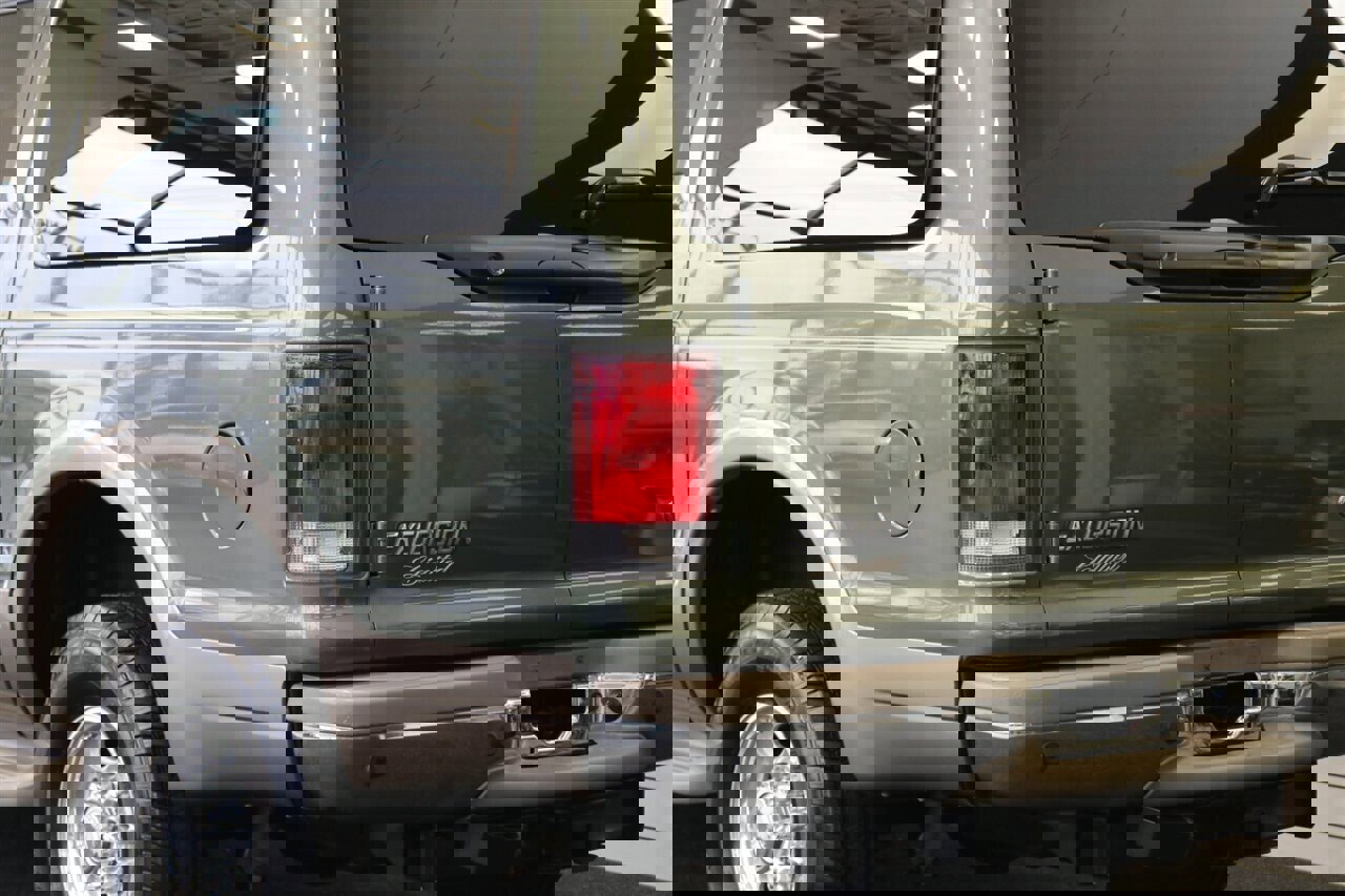 Used 2001 Ford Excursion Limited image 13