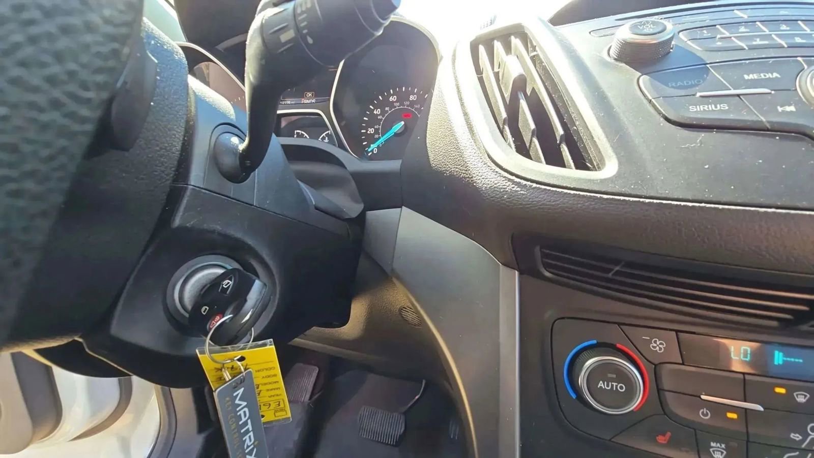 Used 2017 Ford Escape SE w/ SE Cold Weather Package AWD/4WD image 9