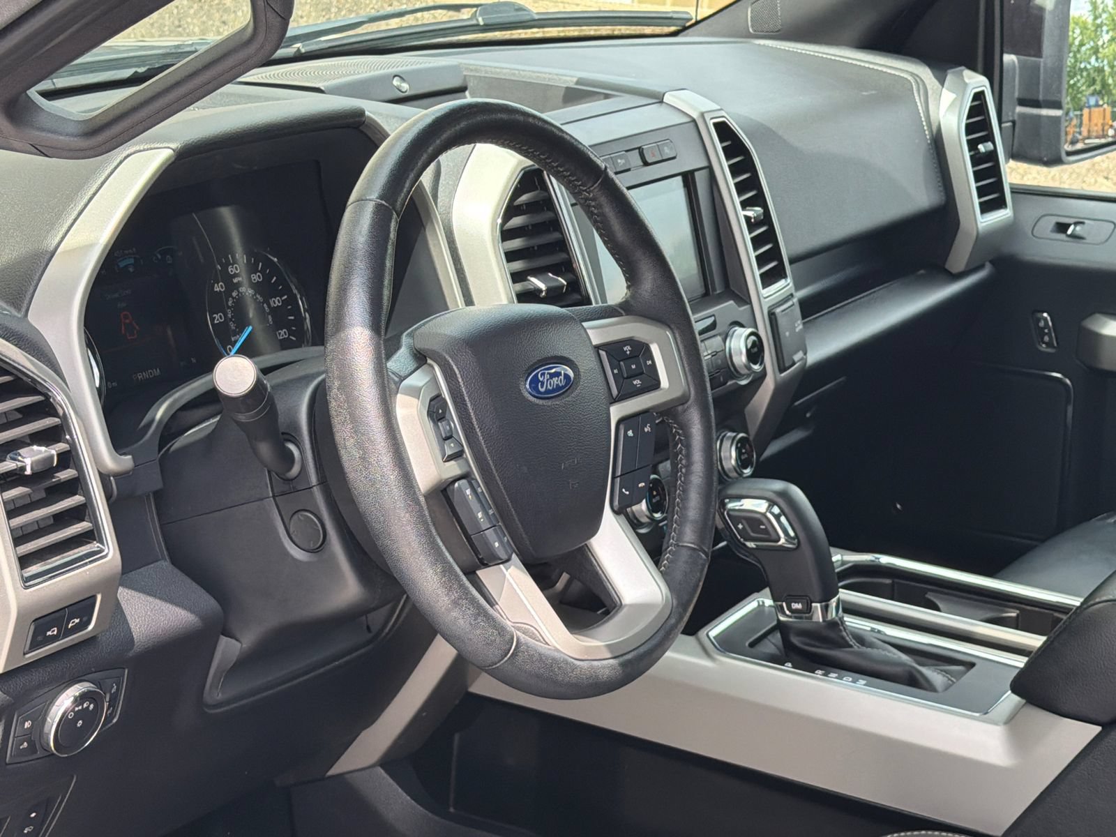 Used 2019 Ford F150 Lariat w/ Equipment Group 502A Luxury AWD/4WD image 15