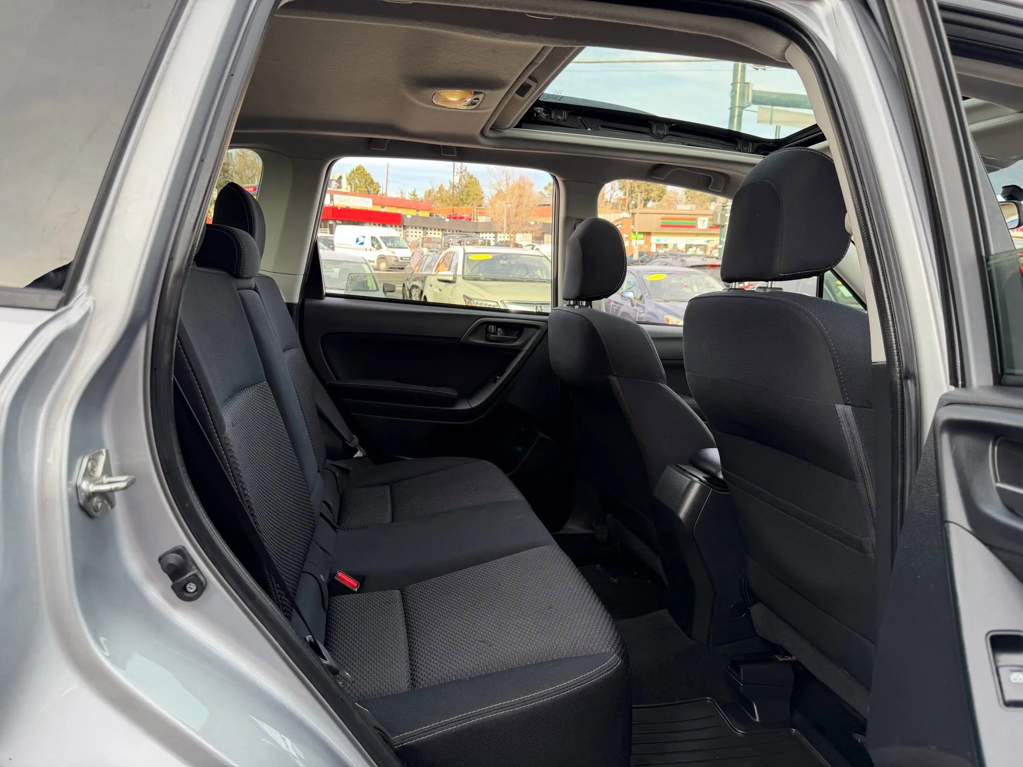 Used 2015 Subaru Forester 2.5i Premium w/ All-Weather Package image 17