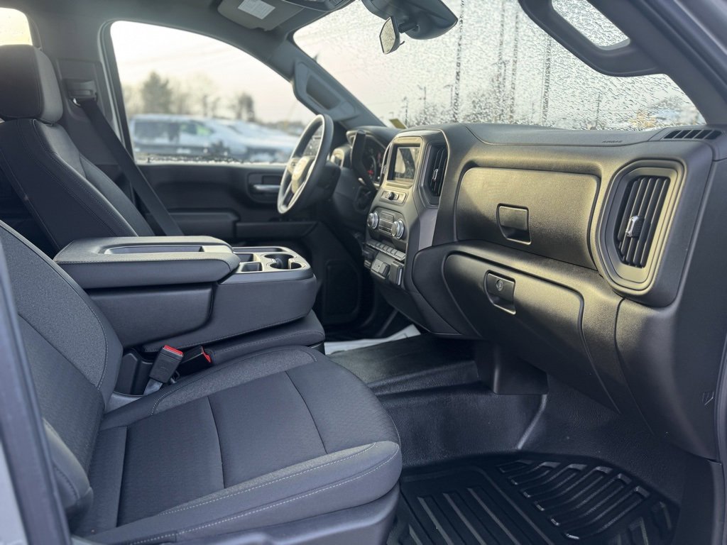 Used 2025 GMC Sierra 2500 Pro w/ Convenience Package image 10