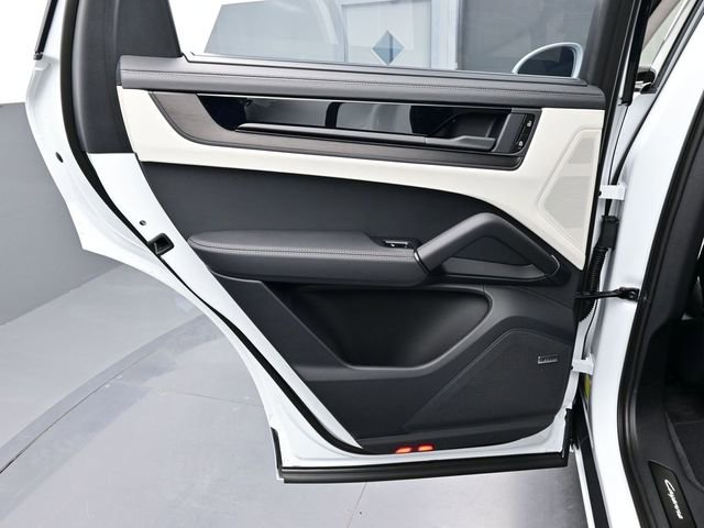 New 2026 Porsche Cayenne GTS image 14