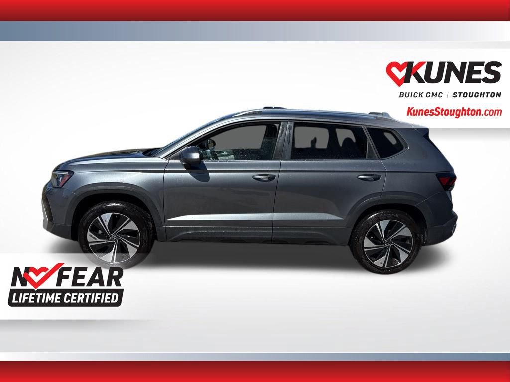 Used 2025 Volkswagen Taos SE AWD/4WD image 7