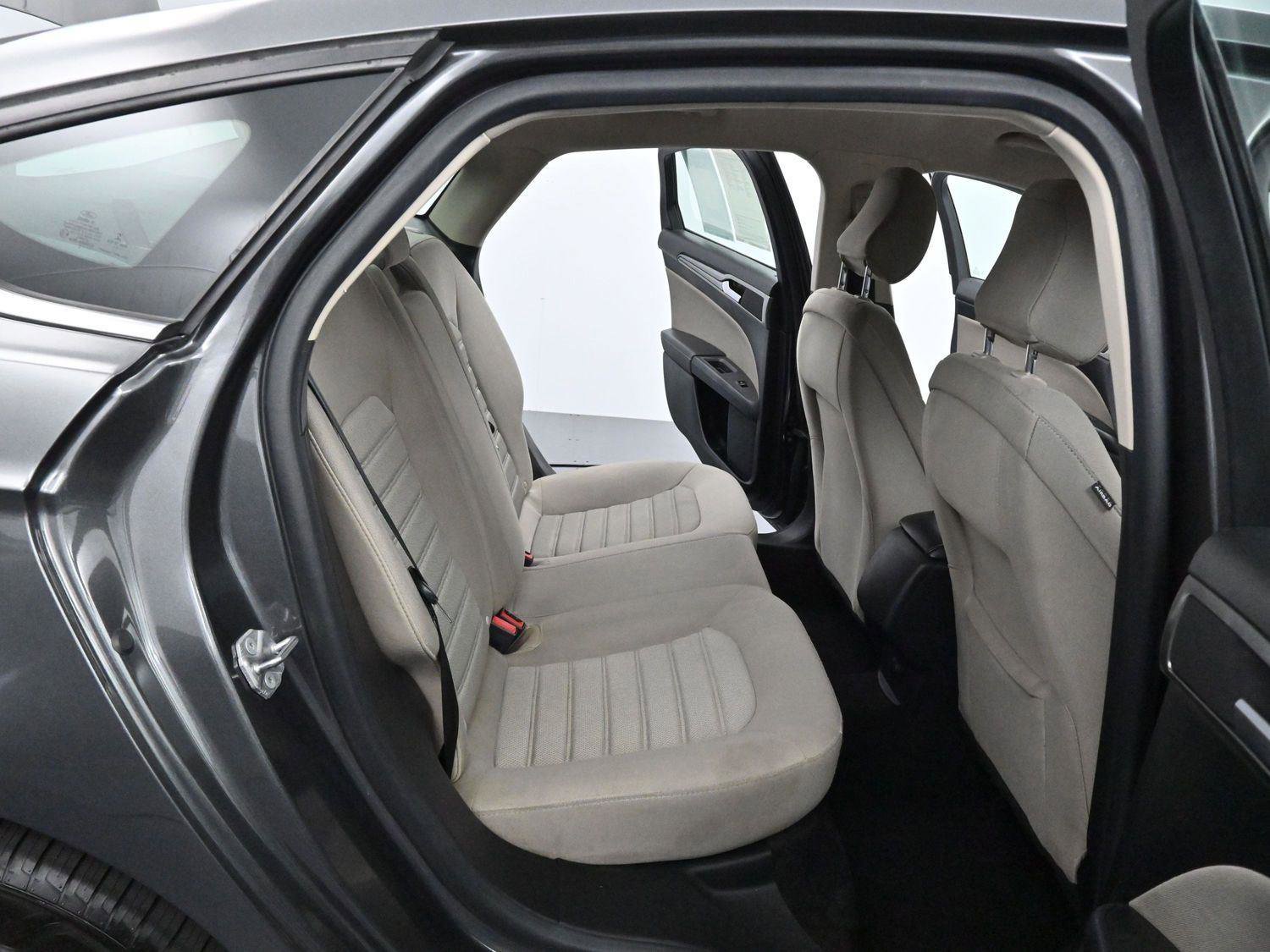 Used 2020 Ford Fusion S FWD image 27