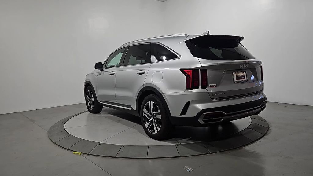 Used 2023 Kia Sorento EX image 3