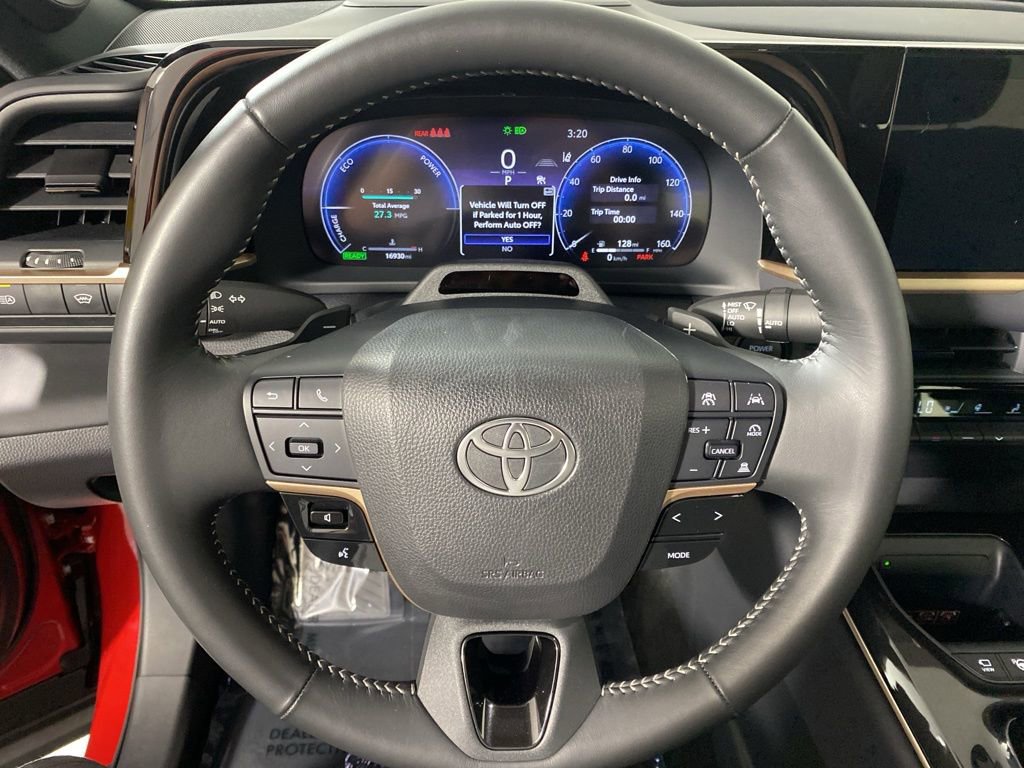 Used 2025 Toyota Crown Platinum AWD/4WD image 15