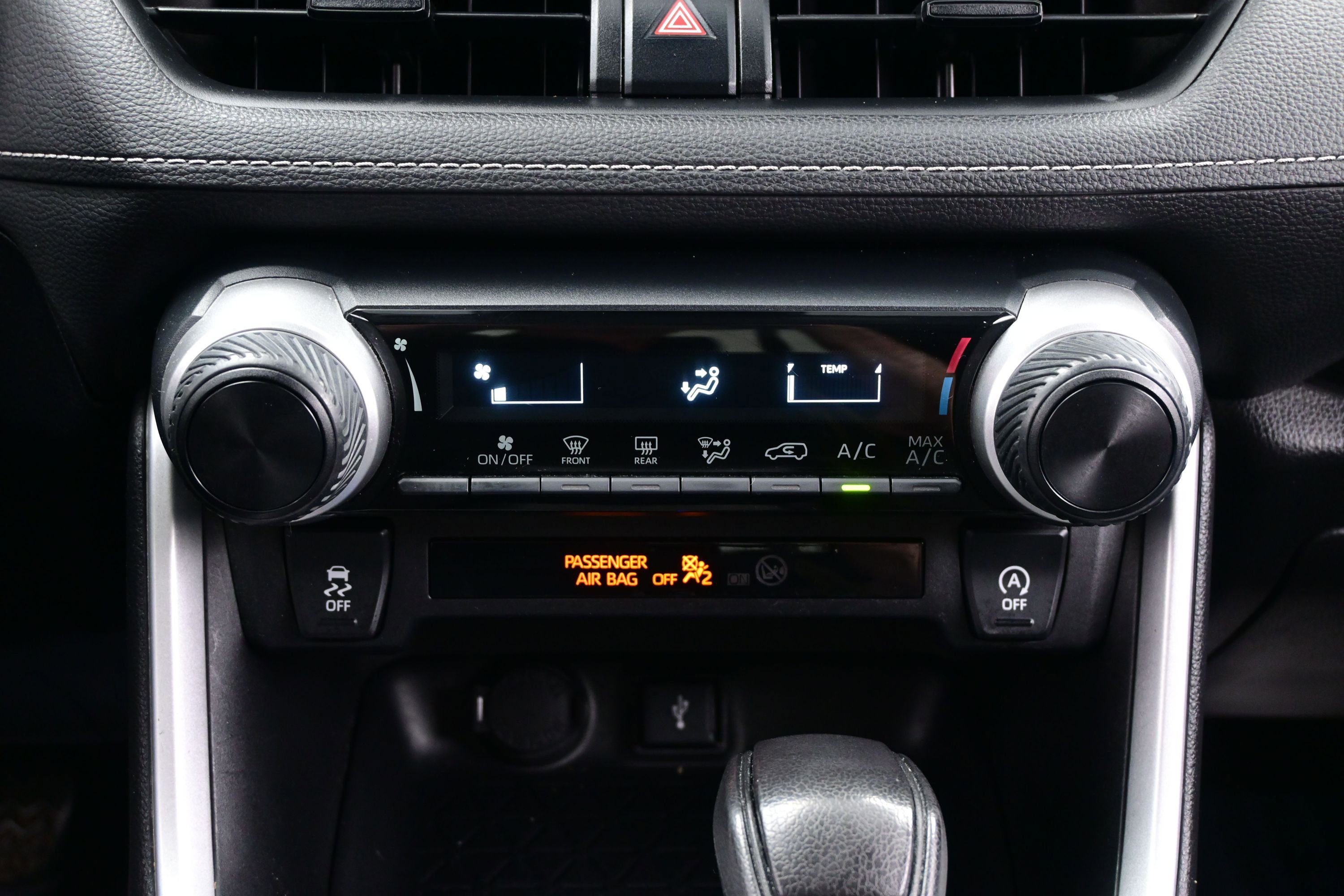 Used 2021 Toyota RAV4 LE AWD/4WD image 19