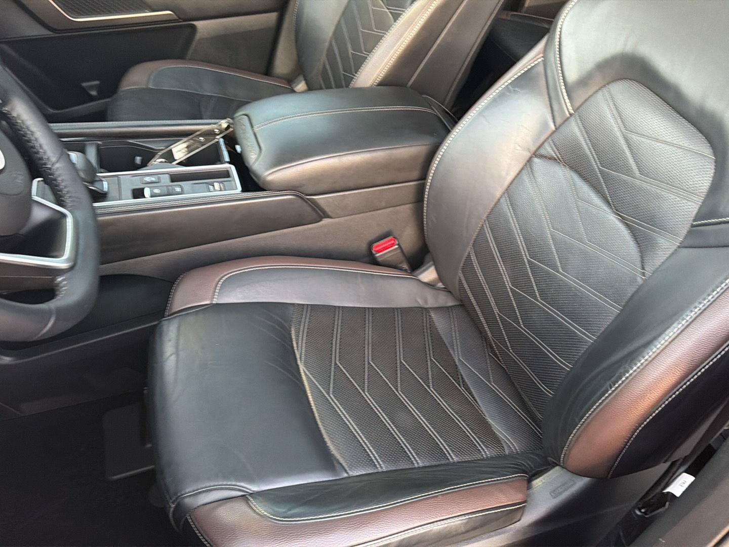 Used 2022 Nissan Pathfinder Platinum w/ Cargo Package FWD image 33