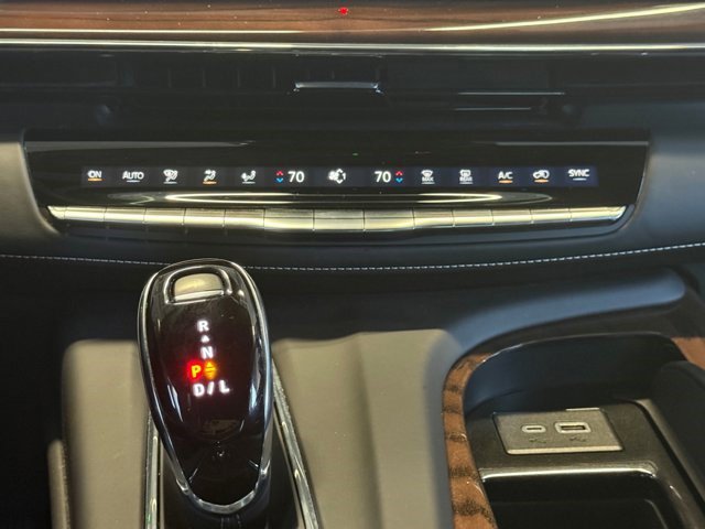 Certified 2023 Cadillac Escalade Sport Platinum w/ LPO, ONYX Package AWD/4WD image 4