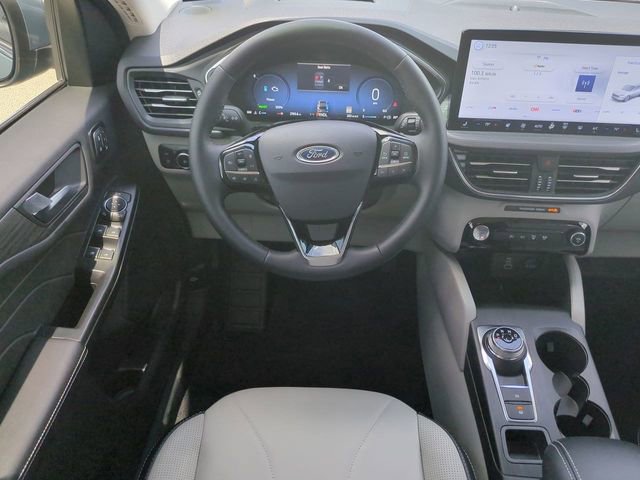 Certified 2025 Ford Escape Platinum w/ Premium Technology Package FWD image 16