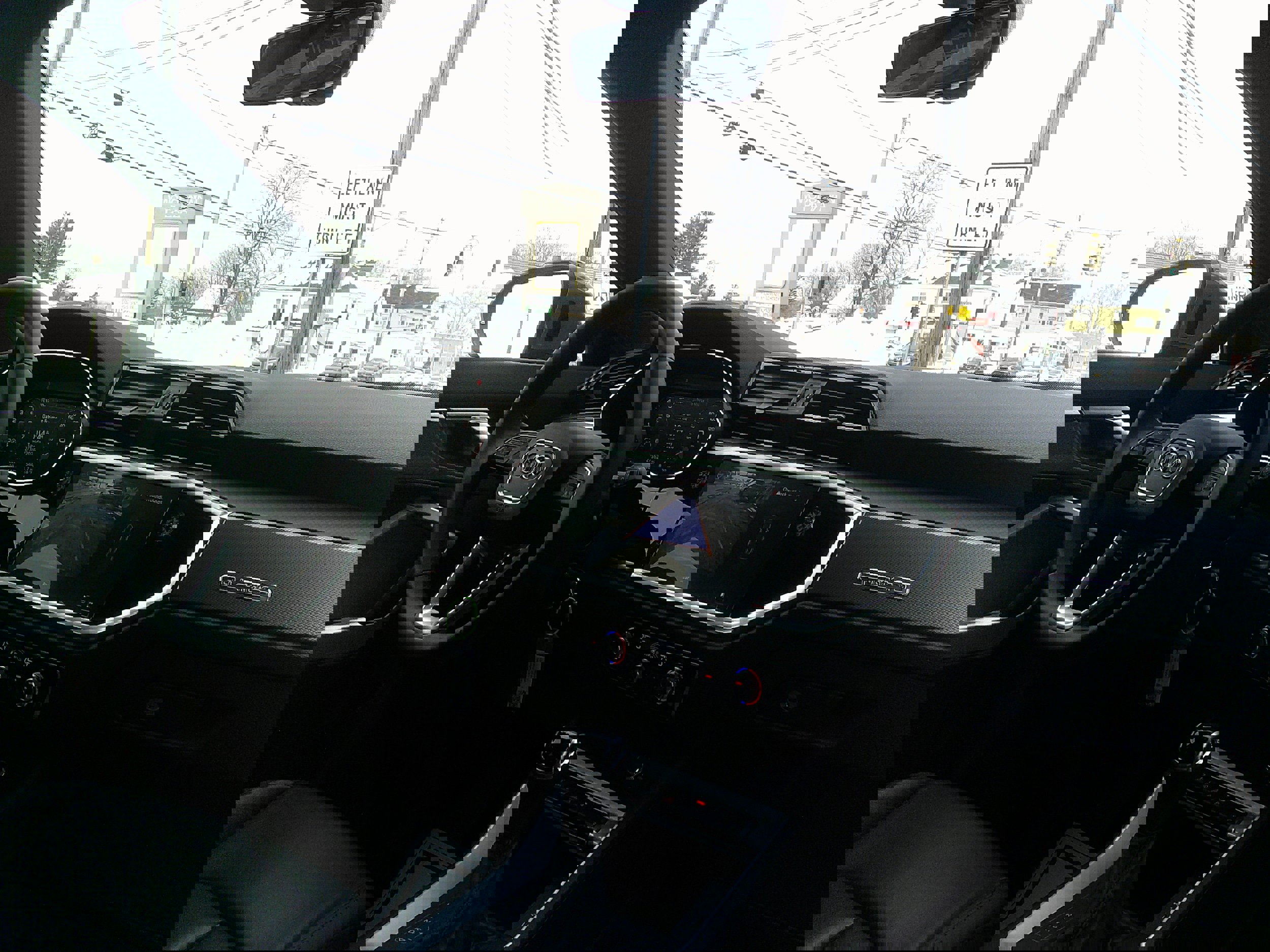 Used 2025 Audi Q3 2.0T Premium image 24