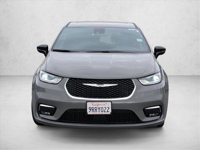 Used 2025 Chrysler Pacifica Select video 2