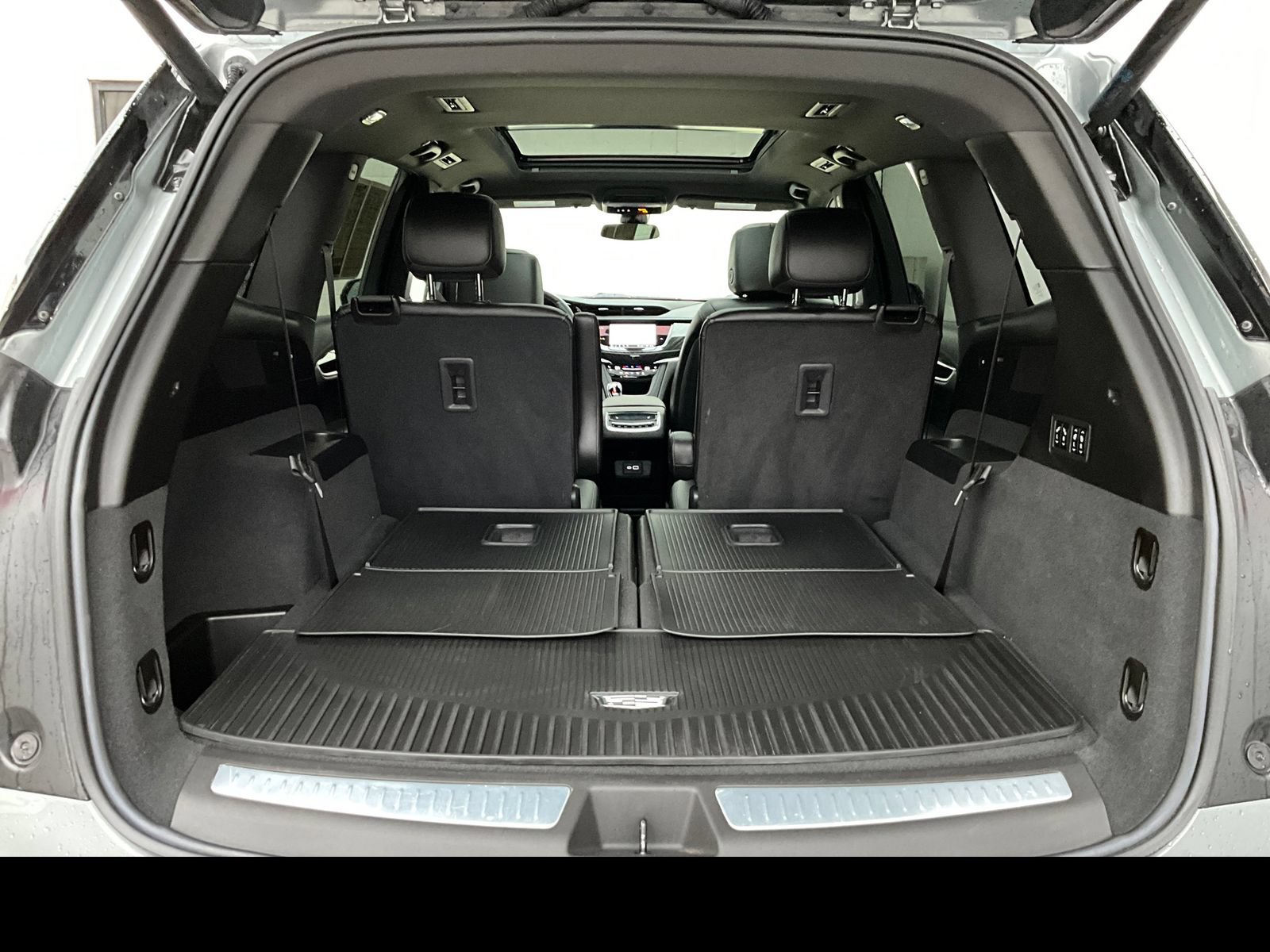 Certified 2023 Cadillac XT6 Premium Luxury AWD/4WD image 12