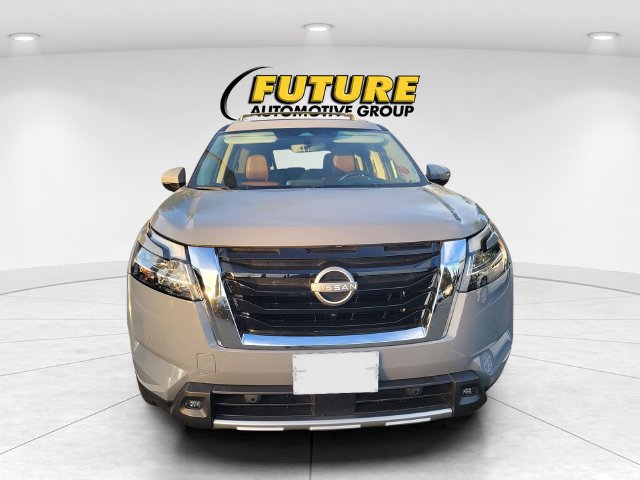 Used 2024 Nissan Pathfinder Platinum w/ Cargo Package FWD image 2