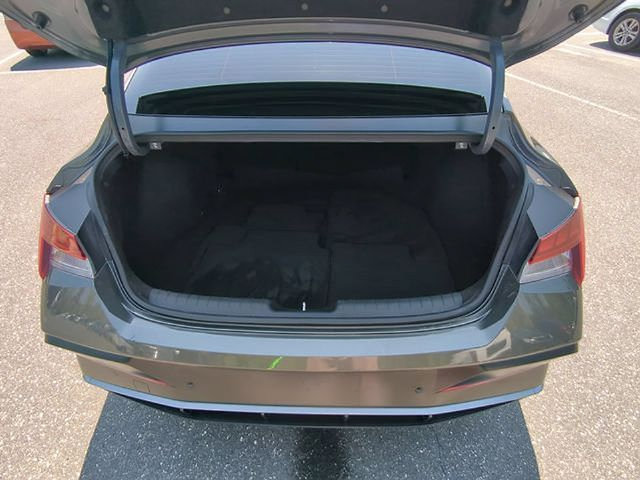 Used 2024 Hyundai Elantra Limited FWD image 38
