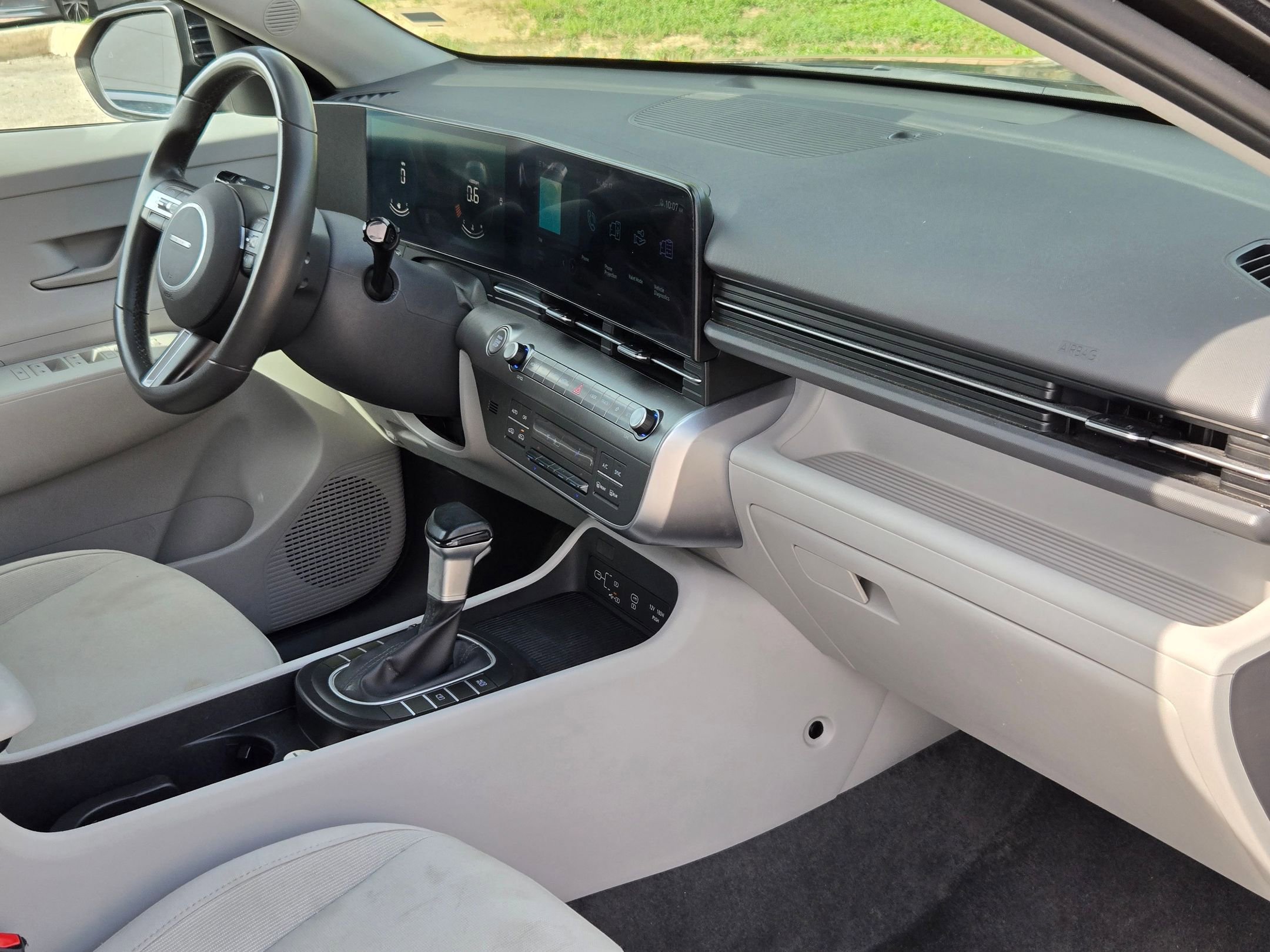 Used 2024 Hyundai Kona SEL FWD image 28