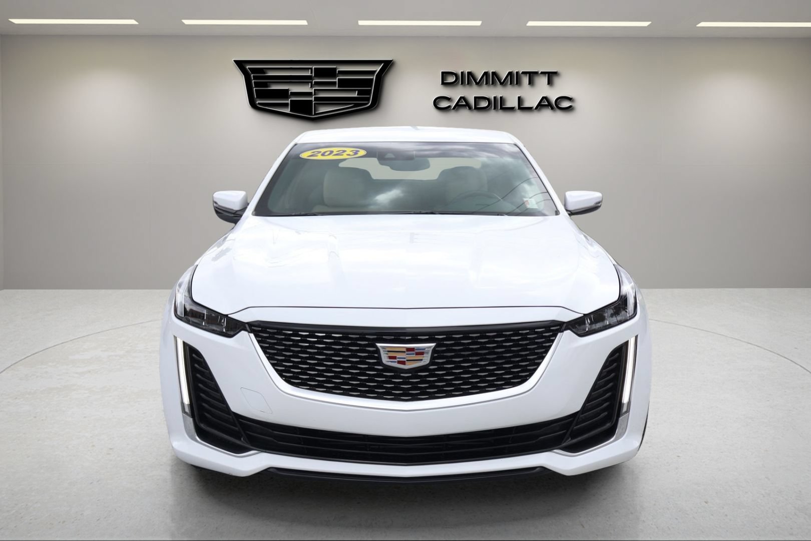 Used 2023 Cadillac CT5 Luxury RWD image 2