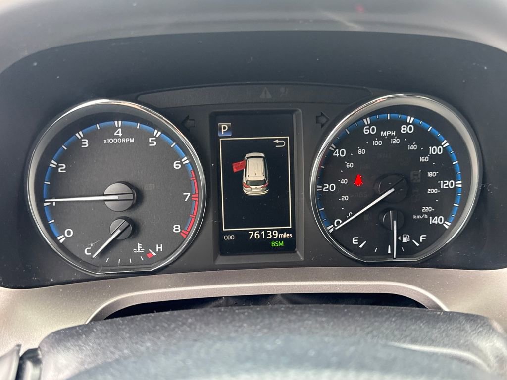 Used 2018 Toyota RAV4 Limited image 16