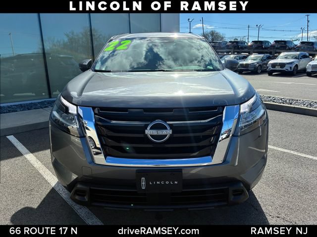 Used 2022 Nissan Pathfinder SV w/ SV Premium Package AWD/4WD image 10